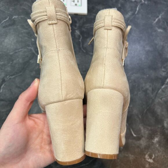ZBY Amazon Women’s 8.5 Pointed Toe Beige  Dressy Fall Booties New - Picture 2 of 11